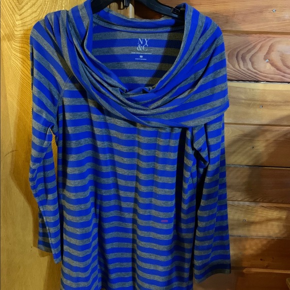 New storm and Company Sweatshirt - Picture 1 of 1